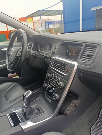 VOLVO V60 СС